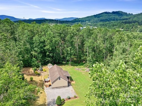 160 Mary Ann Ln, Spruce Pine, NC, 28777-9523 | Card Image