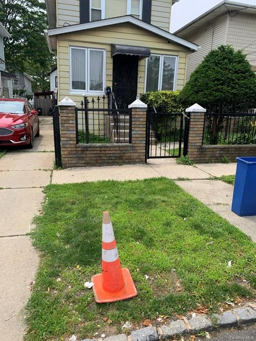 105-08 134th St, South Richmond Hill, NY, 11419-3210 | Card Image