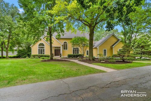 1015 Bradford Hollow Ln Ne, Grand Rapids, MI, 49525 | Card Image