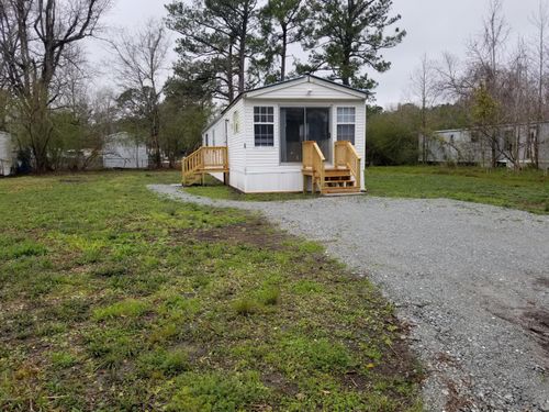 17 Richardson Dr, Hubert, NC, 28539-3611 | Card Image