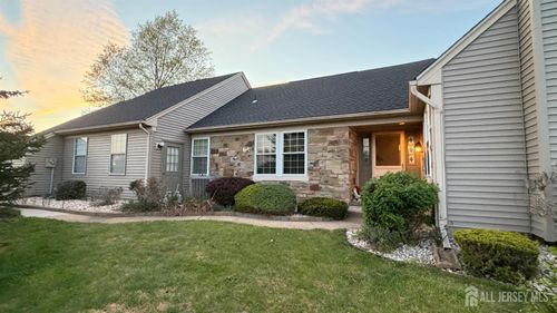 3 William Penn Ct, Monroe, NJ, 08831-4705 | Card Image