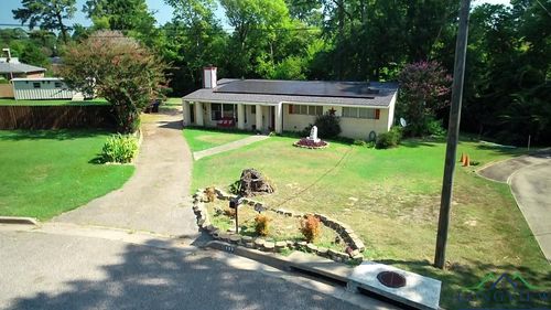209 Westchester St, Longview, TX, 75601-3751 | Card Image