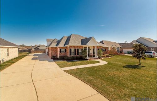 18134 River Rd, Montz, LA, 70068-8907 | Card Image
