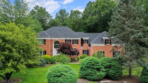 64 Sneider Rd, Warren, NJ, 07059-7024 | Card Image