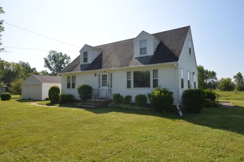1149 E Bluff Rd, Whitewater, WI, 53190-2169 | Card Image