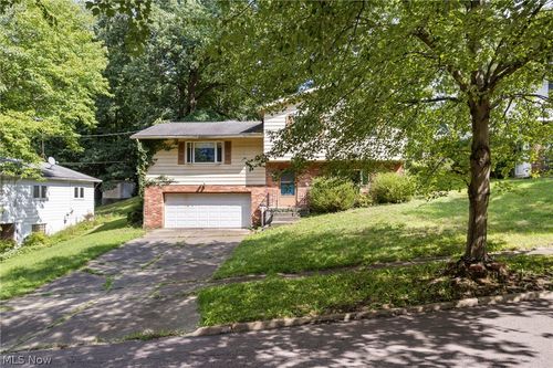 1490 Shanabrook Drive, Akron, OH, 44313 | Card Image