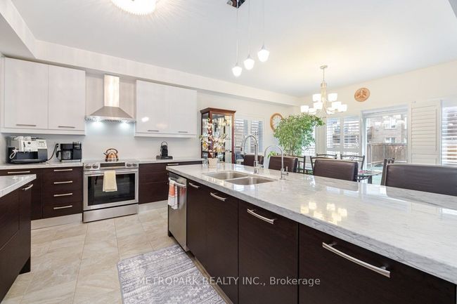56 Manor Forest Rd, House other with 4 bedrooms, 4 bathrooms and 4 parking in Mount Albert ON | Image 13