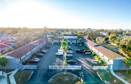b17-11312 N 52nd St, Tampa, FL, 33617-1903 | Card Image