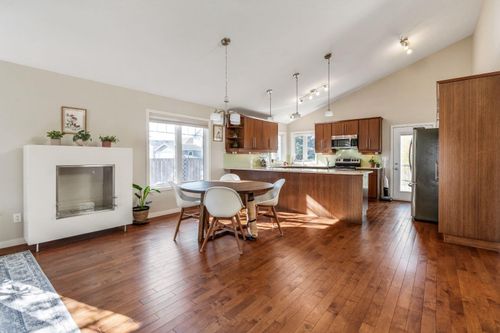 609 Sunridge Cres W, Lethbridge, AB, T1J0T3 | Card Image