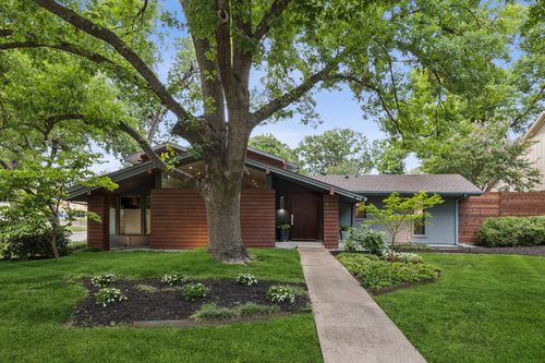 9705 Estate Ln, Dallas, TX, 75238-1849 | Card Image