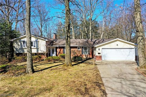 9 Hillside Dr, Girard, OH, 44420-3619 | Card Image