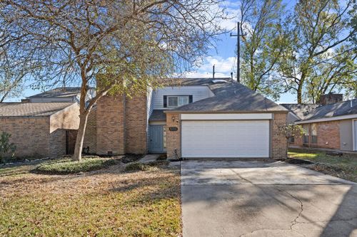 5711 Lorinowoods Dr, Houston, TX, 77066-2709 | Card Image