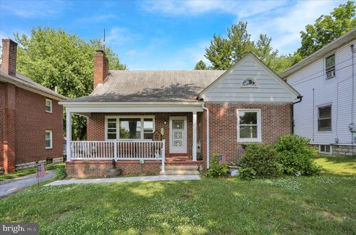 316 N Church Rd, WERNERSVILLE, PA, 19565-1304 | Card Image