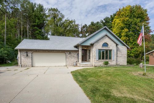 N7811 Kettle Moraine Dr, Whitewater, WI, 53190-4223 | Card Image