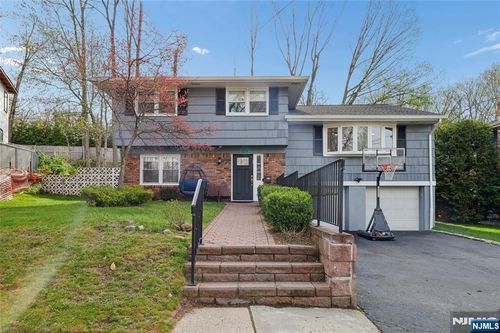 1073 Allessandrini Ave, New Milford, NJ, 07646-2401 | Card Image