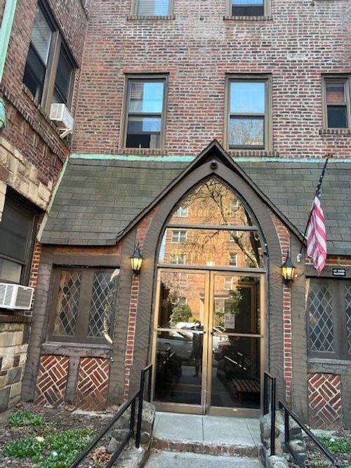 apt-2b-2 Marine Ave, Brooklyn, NY, 11209-6230 | Card Image