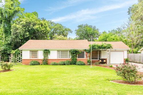 437 Southern Oaks Dr, Lake Jackson, TX, 77566-4513 | Card Image