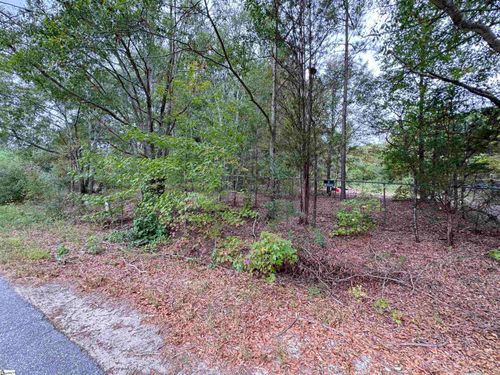 147 Circle Dr, Gray Court, SC, 29645-4269 | Card Image