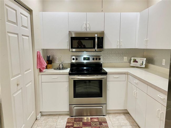 The stove, dishwasher and disposal replaced 2022 | Image 20