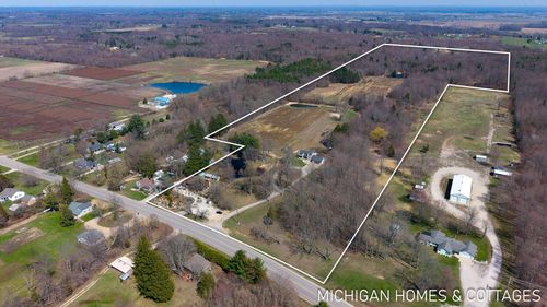 1661 68th St, Fennville, MI, 49408-9704 | Card Image