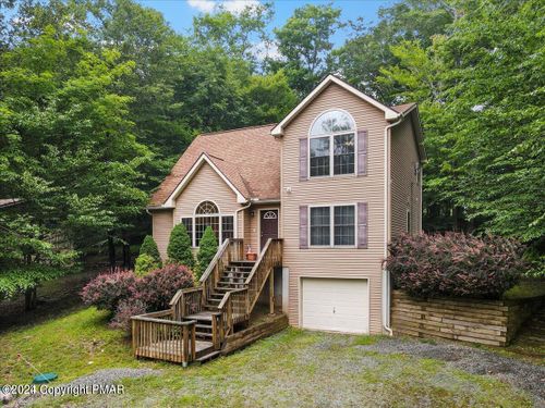 277 Packanack Dr, Clifton Township, PA, 18424-9223 | Card Image