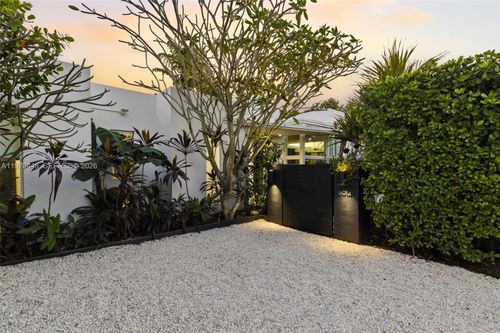 6014 Sw 22nd St, Miami, FL, 33155-2037 | Card Image