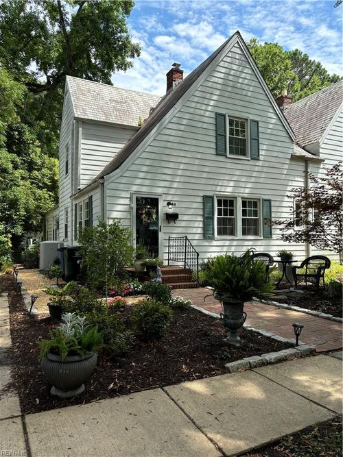 48 Hopkins St, Newport News, VA, 23601-4026 | Card Image