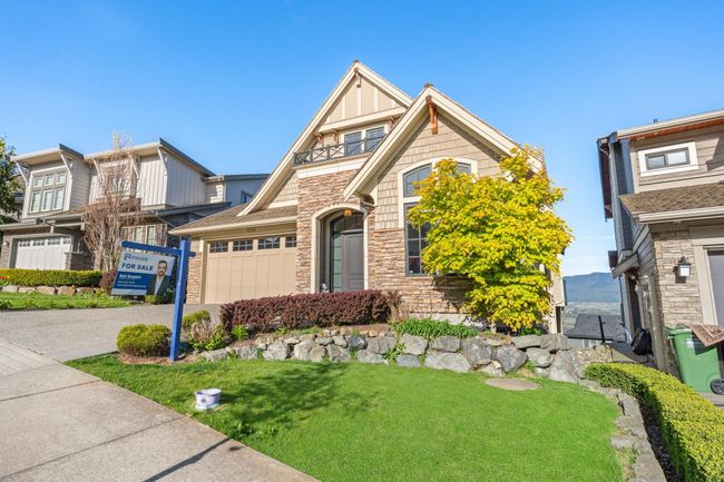 2722 Eagle Mountain Drive, House other with 4 bedrooms, 2 bathrooms and 4 parking in Abbotsford BC | Image 2