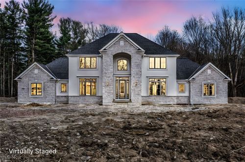 28200 Pike Dr, Chagrin Falls, OH, 44022 | Card Image