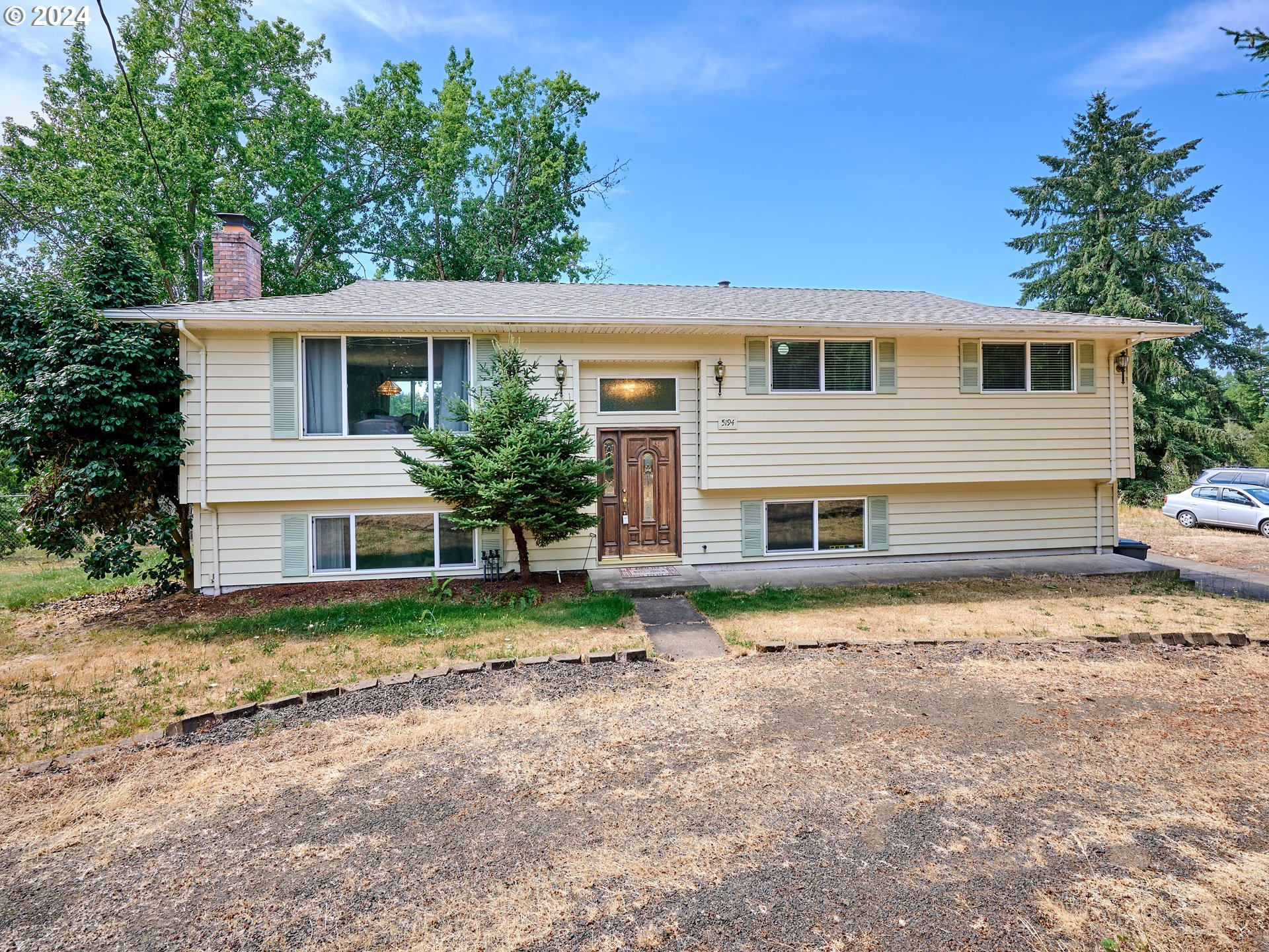 Dumbeck Ave, Albany, OR 97321