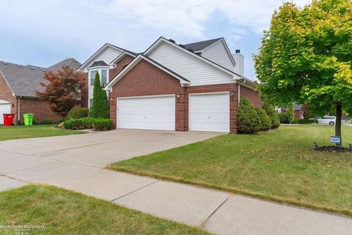 46568 Riverwoods Dr, Macomb, MI, 48044-5734 | Card Image