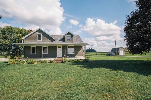 806 Pease St, Augusta, WI, 54722-9257 | Card Image