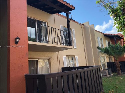 m16-10744 N Kendall Dr, Miami, FL, 33176-1445 | Card Image