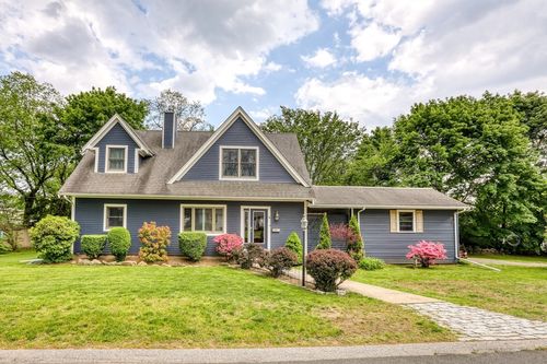 4 Meadow Ln, Danvers, MA, 01923-3424 | Card Image