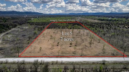 290 White Tail Run, Rio Frio, TX, 78879 | Card Image