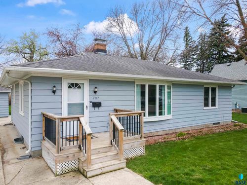 707 E 6th St Street, Dell Rapids, SD, 57022 | Card Image