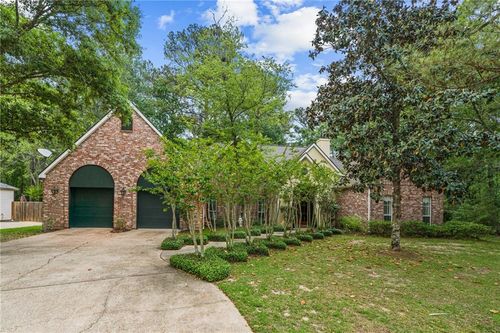 235 Westwood Dr, Mandeville, LA, 70471-8903 | Card Image