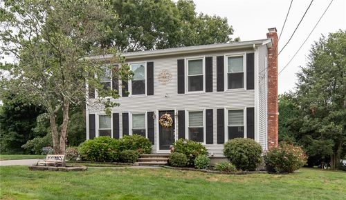 18 Woodcrest Dr, Johnston, RI, 02919-3311 | Card Image