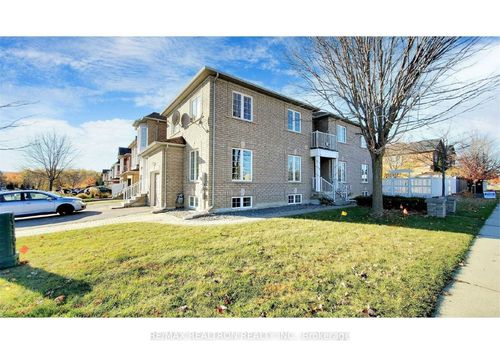 700 Columbus Way, Newmarket, ON, L3X2M7 | Card Image