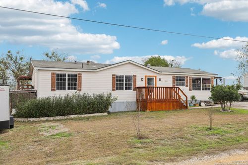 1123 Debbie Dr, Marion, TX, 78124-1641 | Card Image