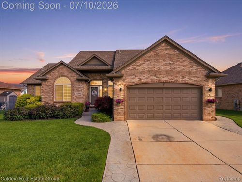 22449 Bluewater Dr, Macomb, MI, 48044-3746 | Card Image