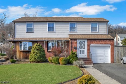 6 Hillside Ave, Cedar Grove, NJ, 07009-1415 | Card Image