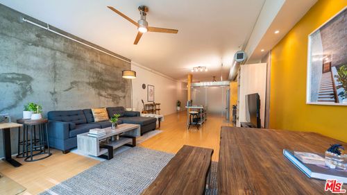 605-1111 S Grand Ave, Los Angeles, CA, 90015-2758 | Card Image