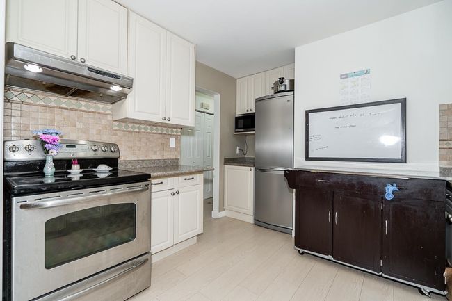 5588 Broadway, Townhouse with 2 bedrooms, 1 bathrooms and 1 parking in Burnaby BC | Image 18