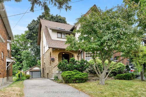 16 Palisades N/A, Toronto, ON, M6S2W8 | Card Image