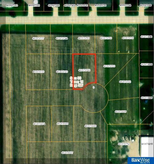 8 Wall Circle Drive, Hampton, NE, 68843 | Card Image