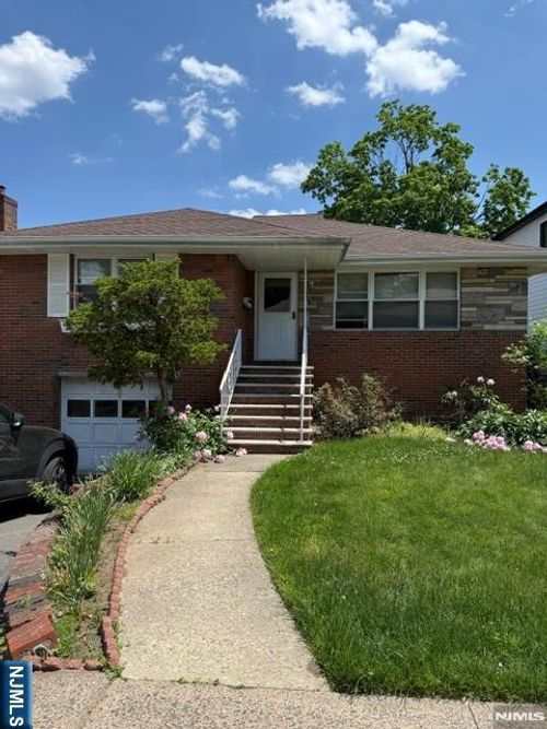 1062 Jassamine Way, Fort Lee, NJ, 07024-1622 | Card Image
