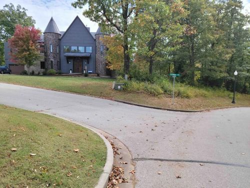 4 Isleworth Ave, Lake Ozark, MO, 65049-5768 | Card Image