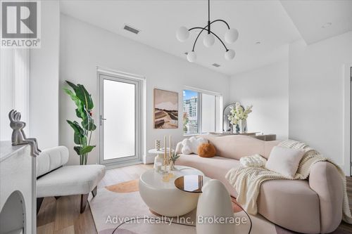 127w-8 Cedarland Dr, Markham, ON, L6G0H4 | Card Image