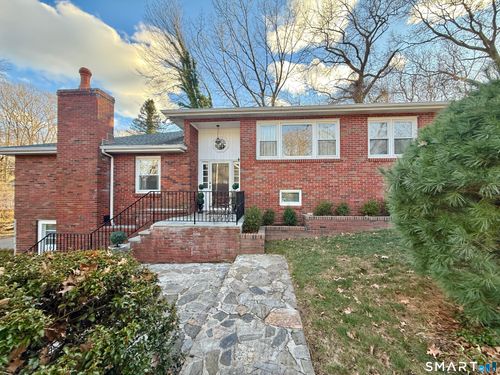 36 Center Dr, Old Greenwich, CT, 06870-1403 | Card Image